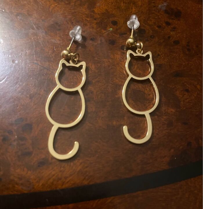 84 Weird And Wonderful Thrift Store Finds People Could Not Resist Taking Home 8