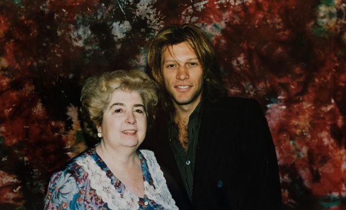 Someone Found A Photo Album With A Woman Next To Hollywood Stars In A Thrift Shop And It’s Like A Time Machine 11