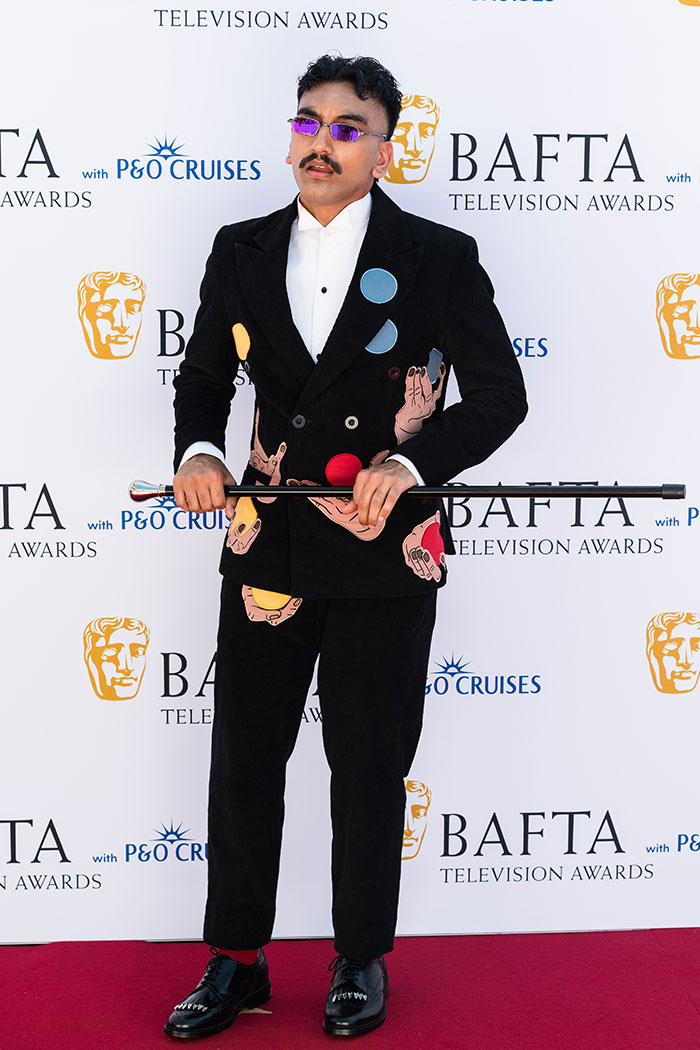 From Lace Dresses To Eccentric Suits, Here Are 15 Outfits That Landed Celebrities On The Worst-Dressed List 12