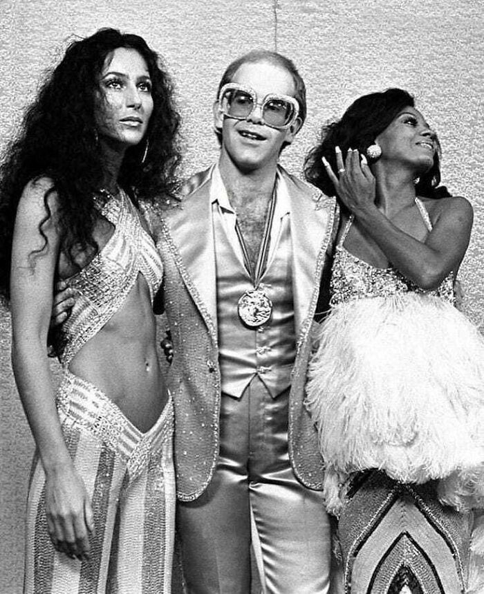 30 Rare Old Pics Of Celebs Shared By A Page “Dedicated To Those Who Cherish The Past” 15