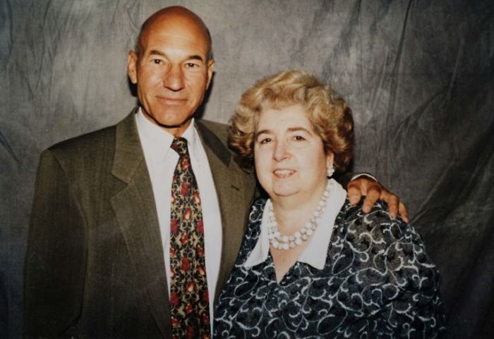 Someone Found A Photo Album With A Woman Next To Hollywood Stars In A Thrift Shop And It’s Like A Time Machine 2
