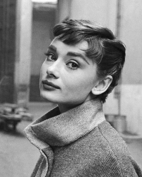 30 Rare Old Pics Of Celebs Shared By A Page “Dedicated To Those Who Cherish The Past” 8