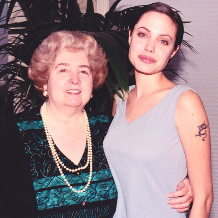 Someone Found A Photo Album With A Woman Next To Hollywood Stars In A Thrift Shop And It’s Like A Time Machine 8