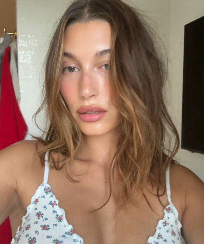“Wearing Lingerie”: Hailey Bieber’s Outfit For ‘Wuthering Heights’ Premiere Sparks Backlash 1