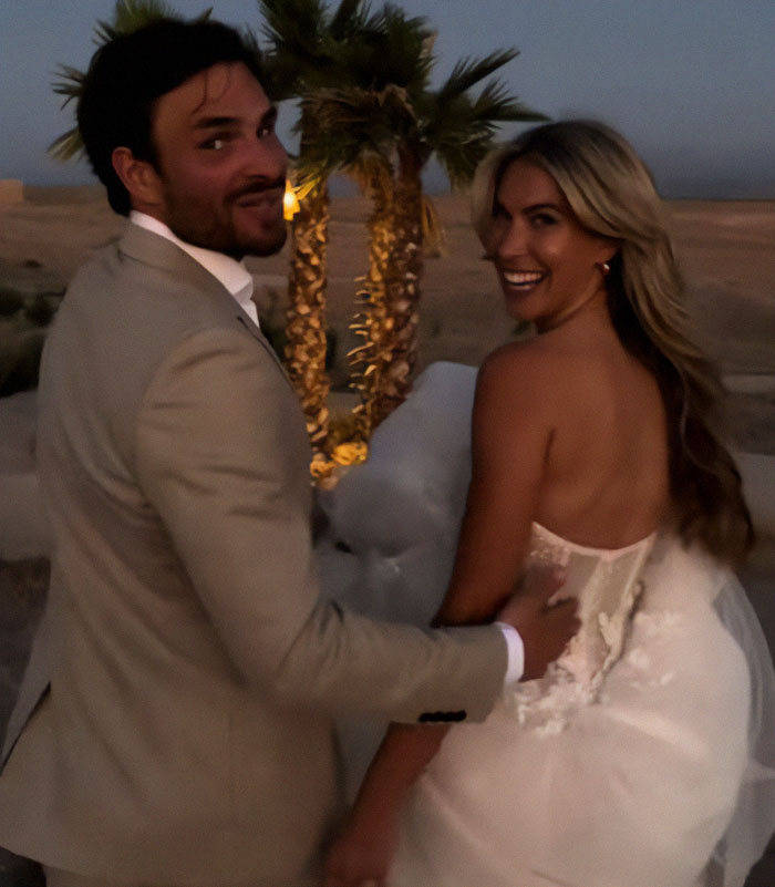 “Dude Was Regretting It”: Bride’s Bold Underwear Stunt At Wedding Ignites Social Media Frenzy 8