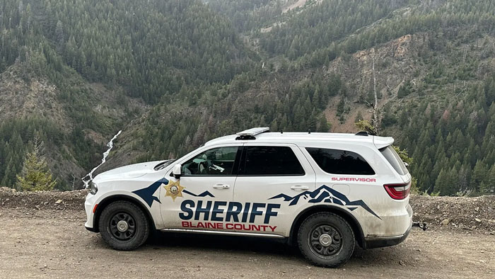 People Suspicious After Missing Hiker Was Found Roaming The Wilderness In Her Underwear 2