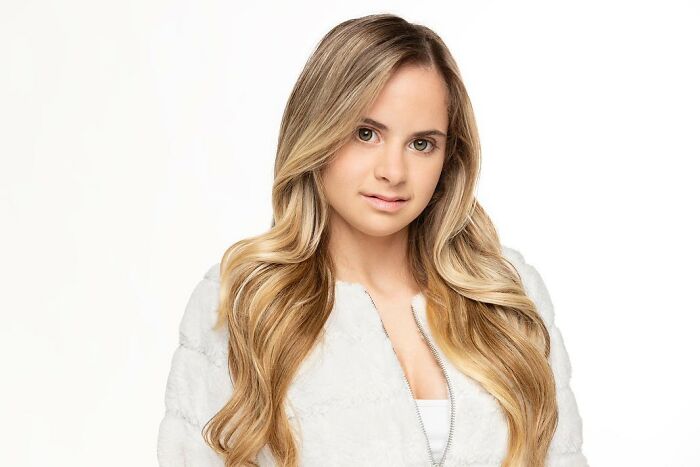 24-Year-Old Model Accomplishes Her Dream Of Becoming Victoria’s Secret’s First Model With Down Syndrome 15