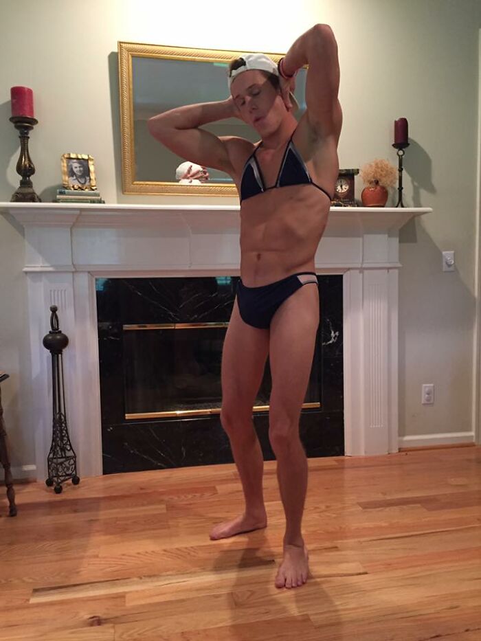 Man Sends Pics Of Himself In A Bathing Suit To A Creep Who Wanted The Exact Same Pictures But With His Sister In Them 4