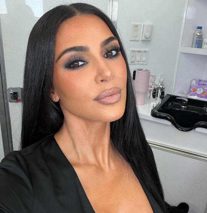 Kim Kardashian Faces Embarrassment After Posing For SKIMS: “As If We Don’t Know What She Really Looks Like” 1