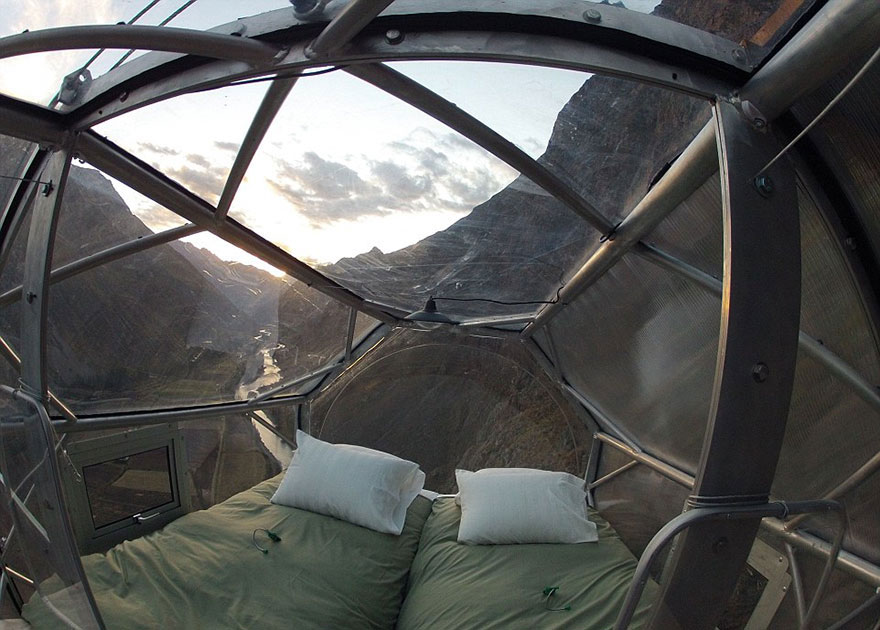 Terrifying See-Through Sleeping Capsules Hang 400 Feet Above Peru’s Sacred Valley 2