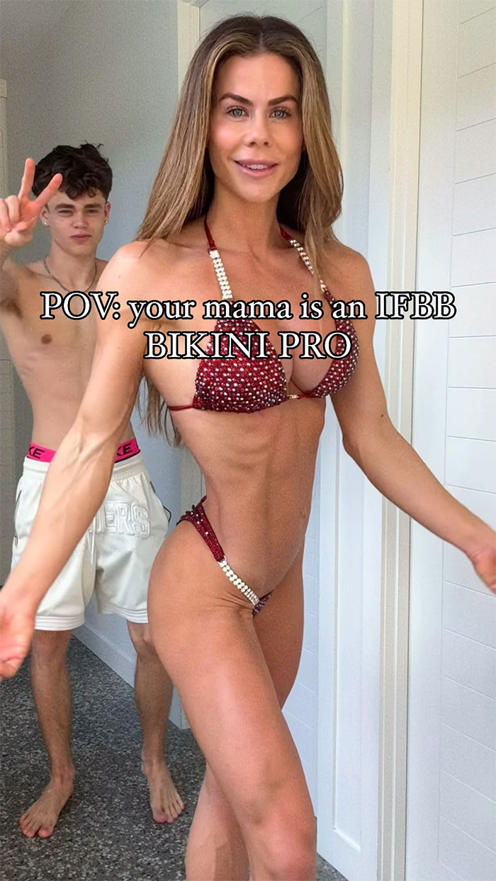Mom Slammed For Wearing Bikini Around 13-Year-Old Son And Internet Isn’t Having It 2