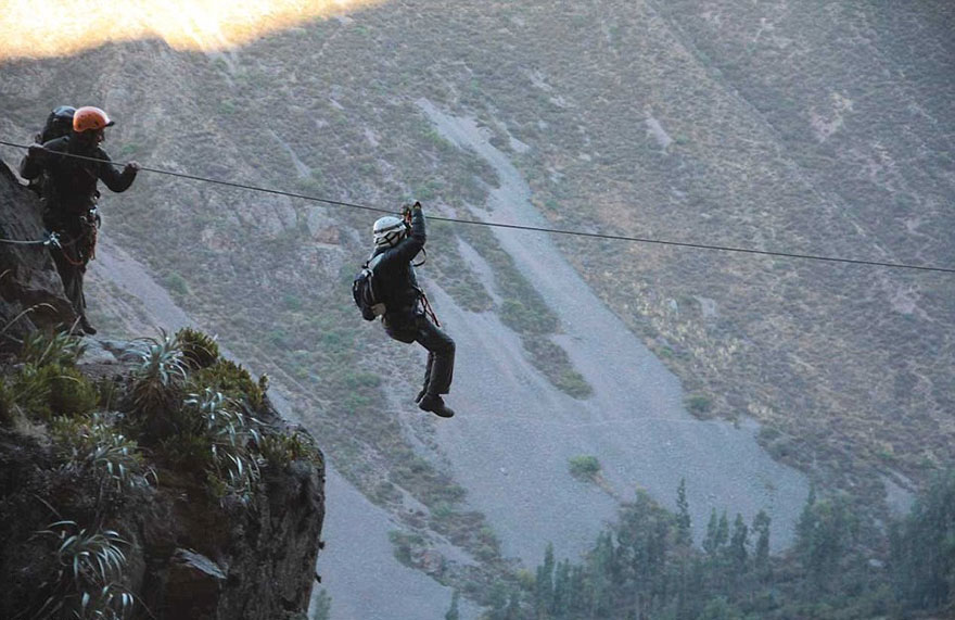 Terrifying See-Through Sleeping Capsules Hang 400 Feet Above Peru’s Sacred Valley 4