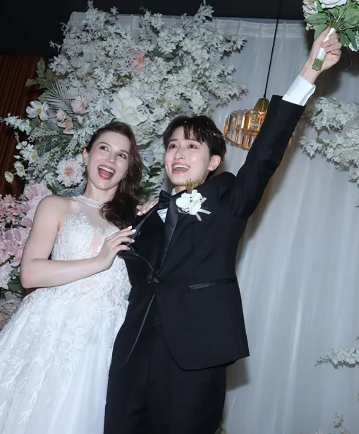 “Self-Absorbed” Mother-In-Law Slammed For Wearing Bikini To Daughter’s Wedding 5