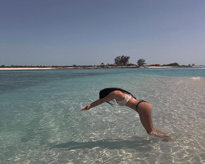 “The Dive Has Me Crying”: Fans Troll Kim Kardashian Over Photo Of Her Diving In Shallow Water 2