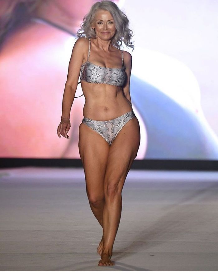 This 56-Year-Old Follows A Strict Diet, Exercises 4 Days A Week, And It Obviously Pays Off (21 Pics) 14