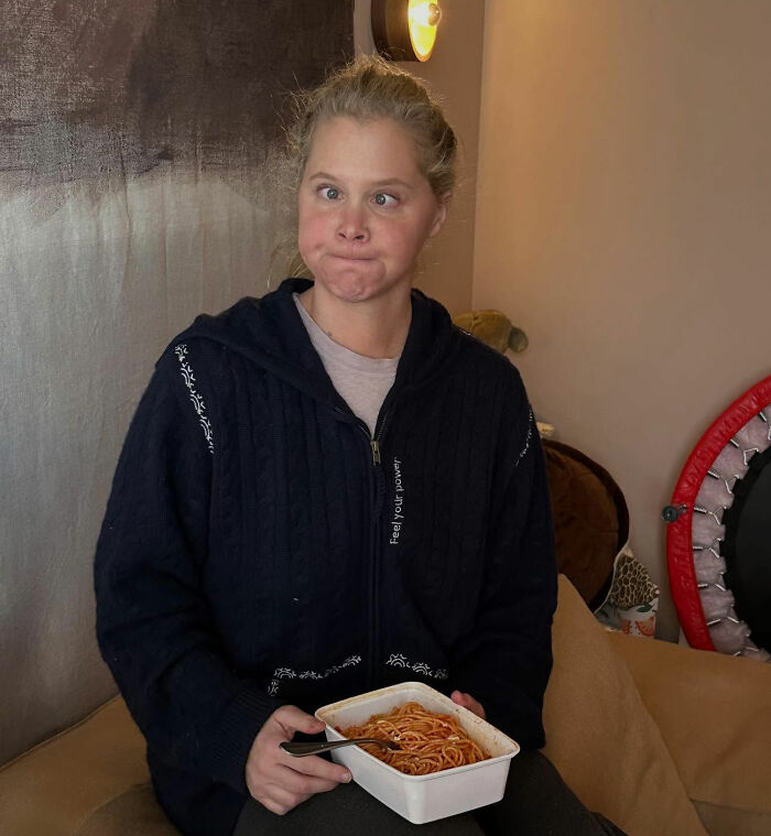 Amy Schumer’s Bikini Shots Stun After Major Weight Loss Transformation 15
