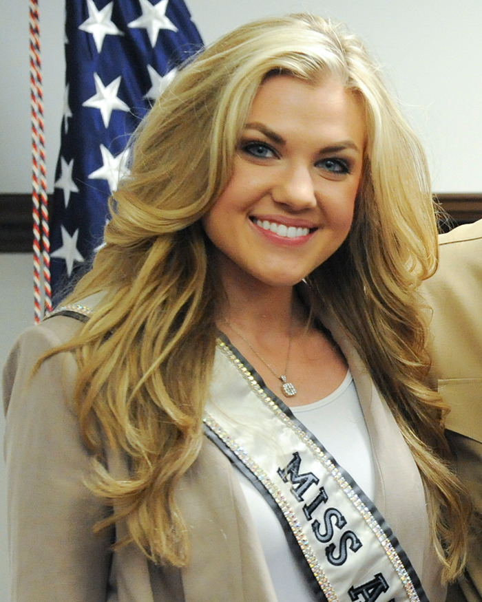 People Unearth Erika Kirk’s Past Connection To Donald Trump As Pageant Photos Resurface 3