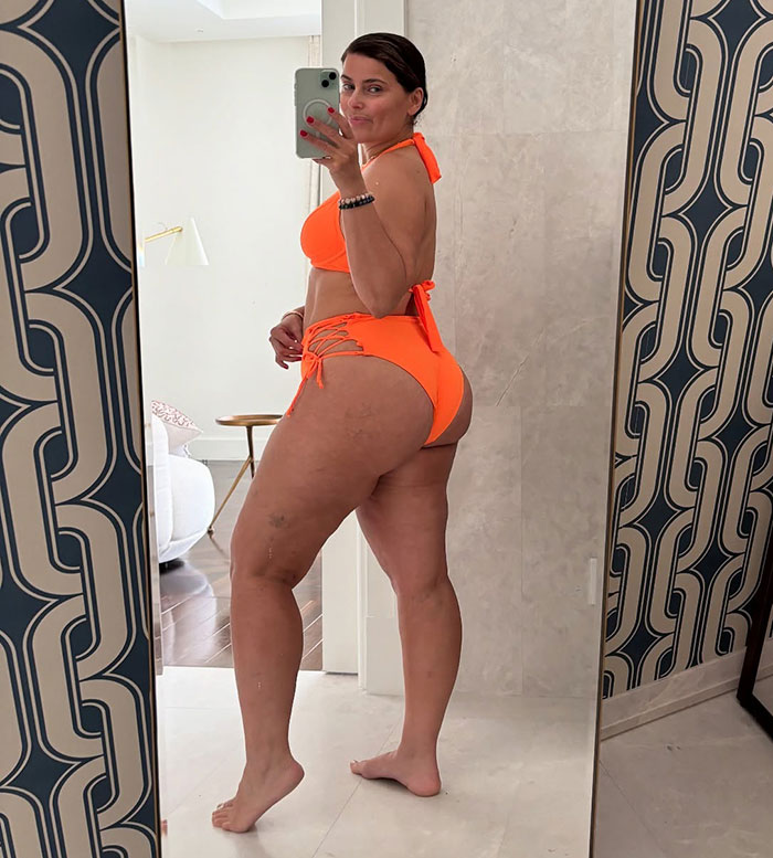 “I Love How She Looks”: Nelly Furtado Rings In 2025 With Empowering Bikini Photos 5