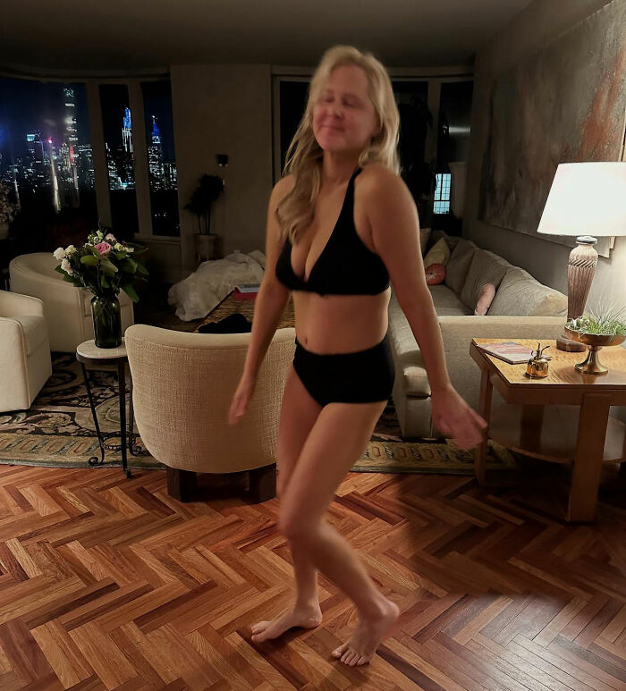 Amy Schumer’s Bikini Shots Stun After Major Weight Loss Transformation 6