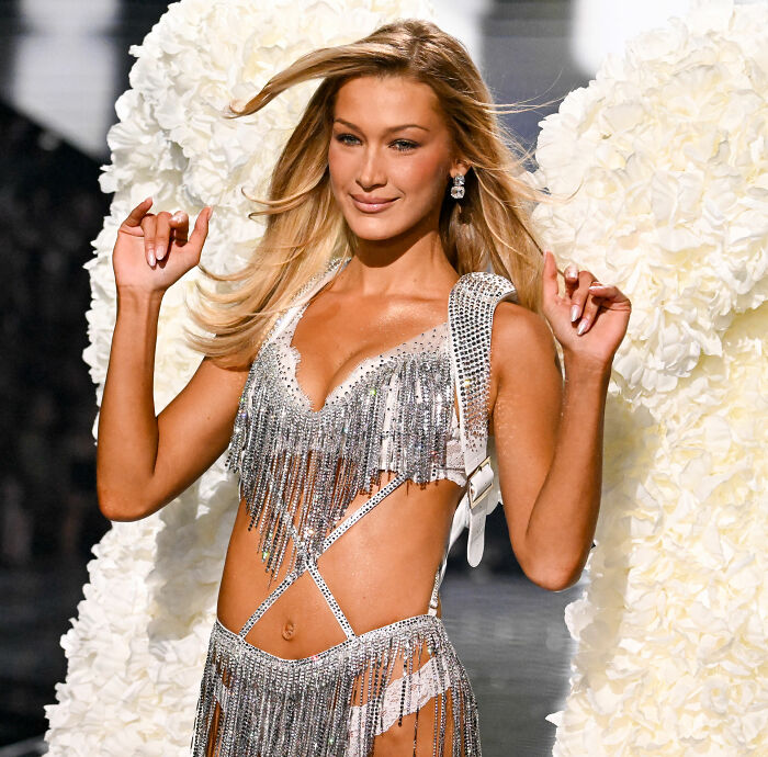 “Clearly Shows Looks Don’t Matter”: Heartbreaking Details From 8 Victoria’s Secret Models’ Lives 1