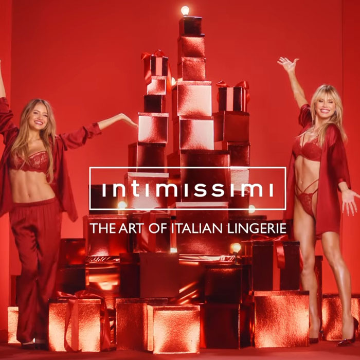 “It’s Sick”: People Slam Heidi Klum’s Christmas Lingerie Shoot With Teenage Daughter 5