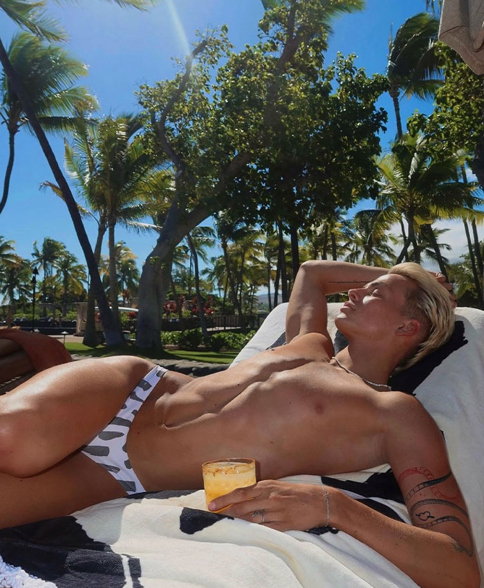 “This Is Not How You Empower Women”: Swimwear Brand Known For Progressive Ads Divides Customers 6