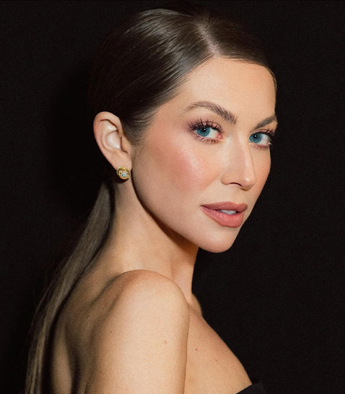 Stassi Schroeder’s Sports Illustrated Runway Walk Goes Viral For All The Wrong Reasons: “Pelvis First!” 8