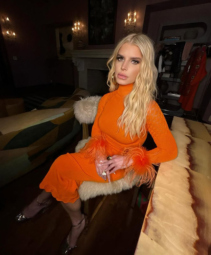 Jessica Simpson Shows Off “Revenge Body” In Skimpy Swimsuit After Divorcing Eric Johnson 6