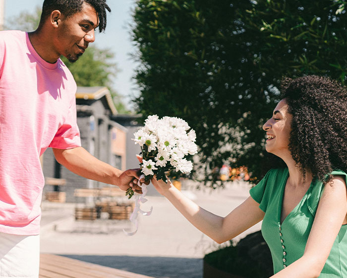 Man Doesn’t Understand Why GF Didn’t Appreciate His Gift, Gets A Reality Check 13
