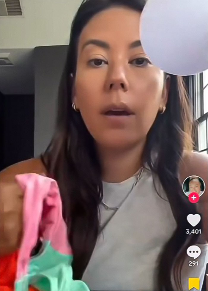Woman Gets A Reality Check After Complaining Daughter’s Swimsuit Is “Inappropriate” 3