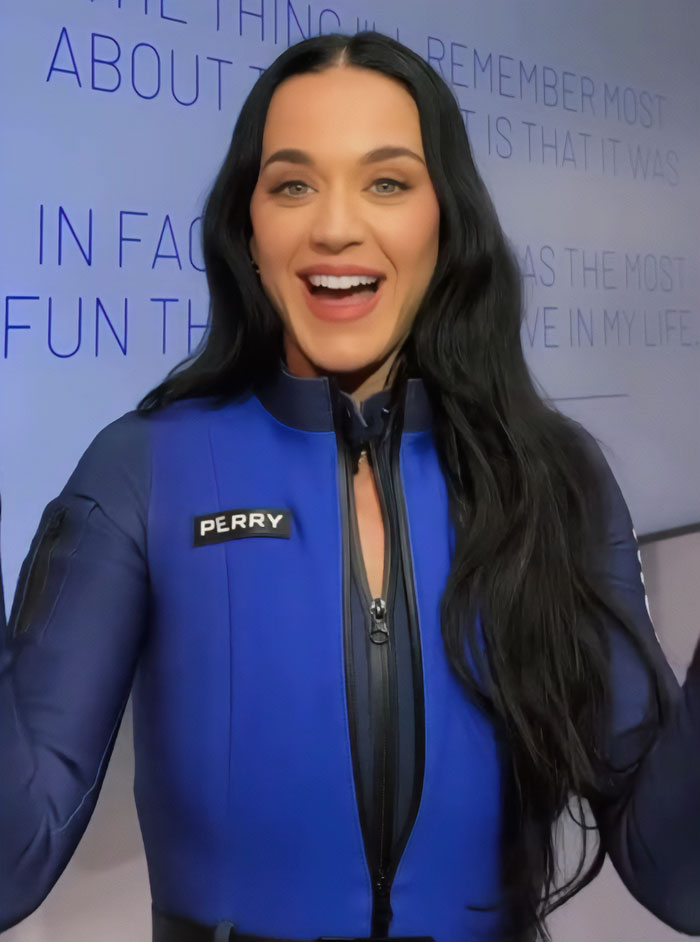 Katy Perry Stuns In Bikini Amid Breakup, Rumored Fling, And Legal Drama 8