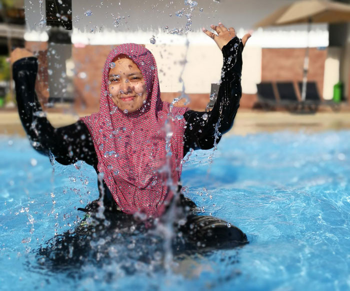 Swim Coach Insists 10YO Removes Parts Of Her Modest Swimwear Or Miss The Lesson, Parent Is Livid 9