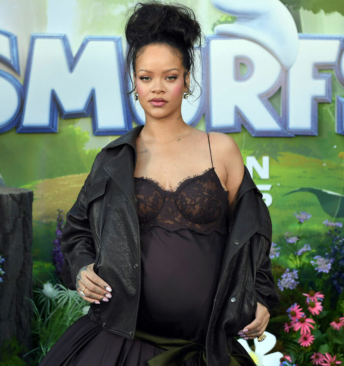 “Poorly Done”: Rihanna’s Lingerie Pics Blasted Online After Fans Spot Alleged Editing Blunders 1