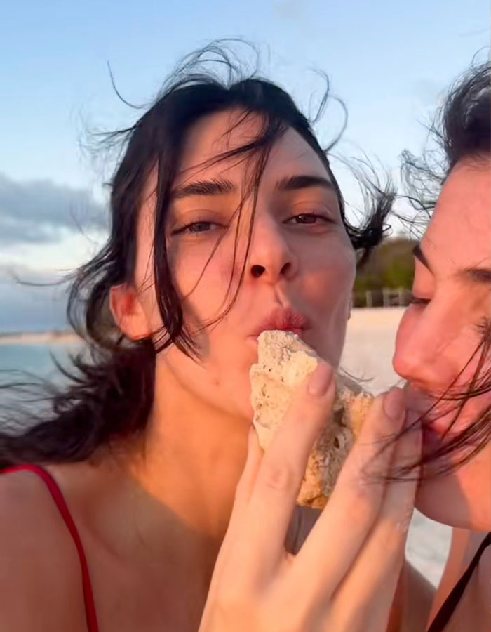 “Amazing What Money Can Do To A Face”: Jenner Sisters Go Viral For “Drunk Walks” In Bikinis 1