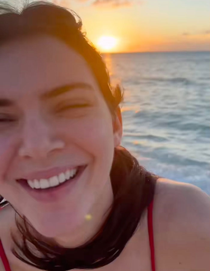 “Amazing What Money Can Do To A Face”: Jenner Sisters Go Viral For “Drunk Walks” In Bikinis 3
