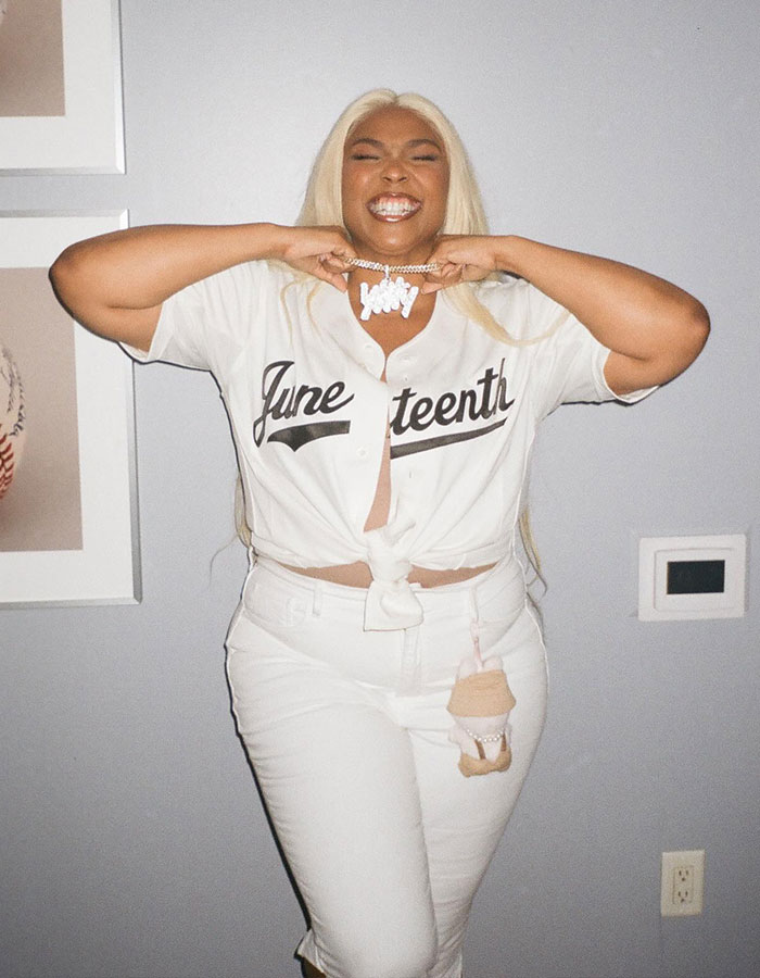 Lizzo Shows Off ‘Mermaid’ Ozempic Body In Tiny Swimsuit After Weight Loss Aid Confession 1